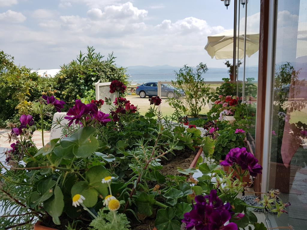 Flora Hotel Burhanli Exteriör bild